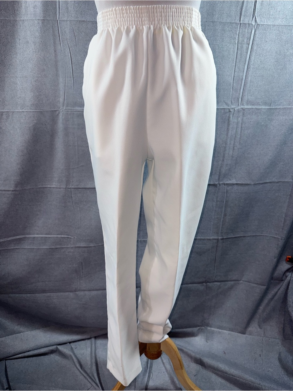 3080-Donnkenny Women's White Straight-Leg Elastic Waist Pants